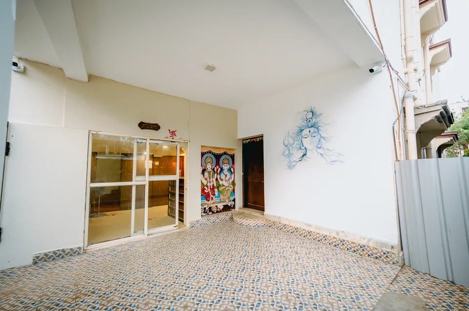 Tiled entrance courtyard leading into the hotel